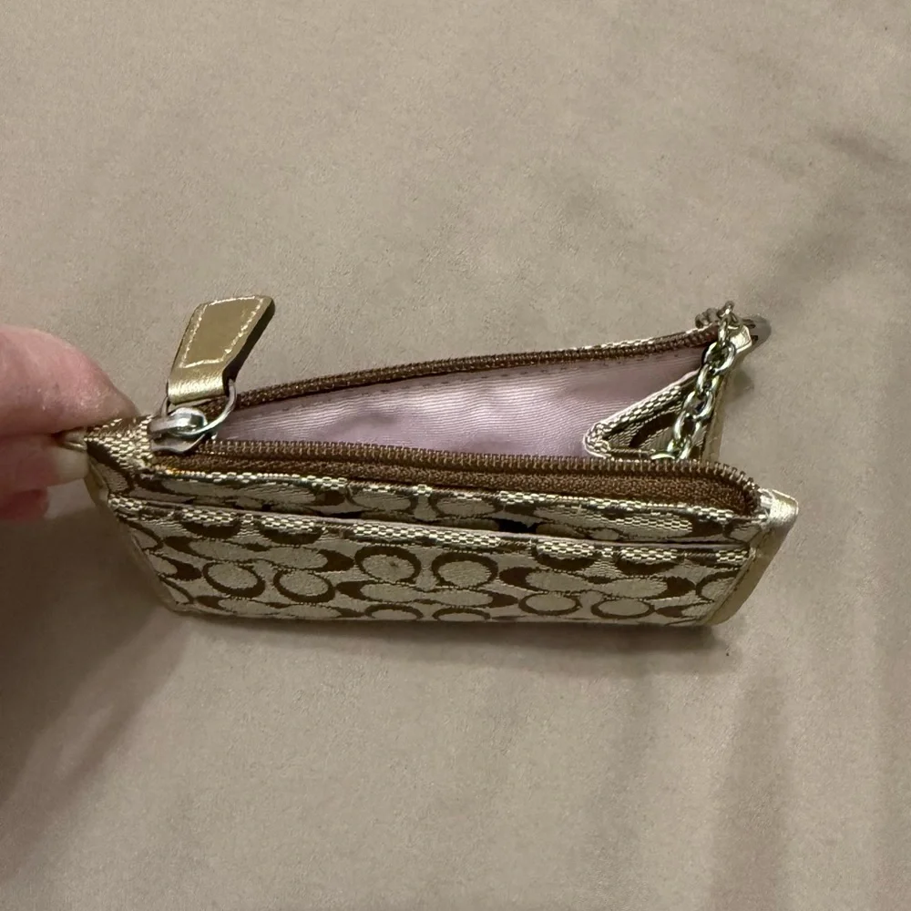 Signature Coach Keychain Wallet - Picture 3 of 3